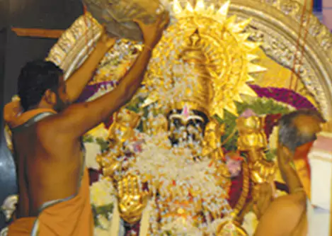 Sri-Lakshmi-Narayani-Abhishekam